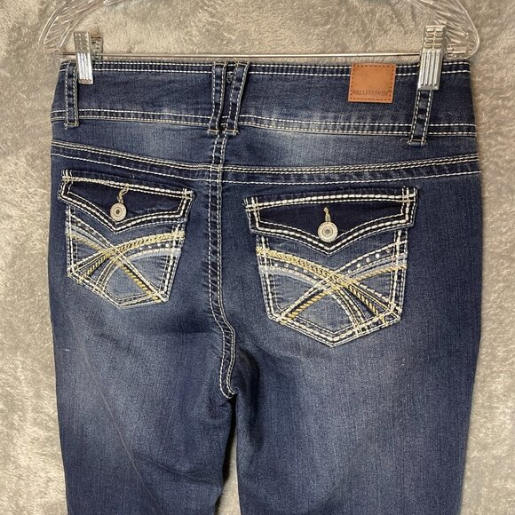 Juniors Dark Wash Mid Rise Embroidered Flap Pocket Slim Bootcut Denim Jeans 7 - Picture 1 of 13